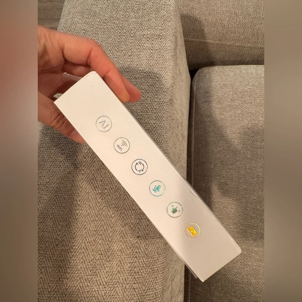 Smart Voice Translator, Realtime 2 Way Translation, 2.4 Inch 138 Languages - Picture 4 of 5